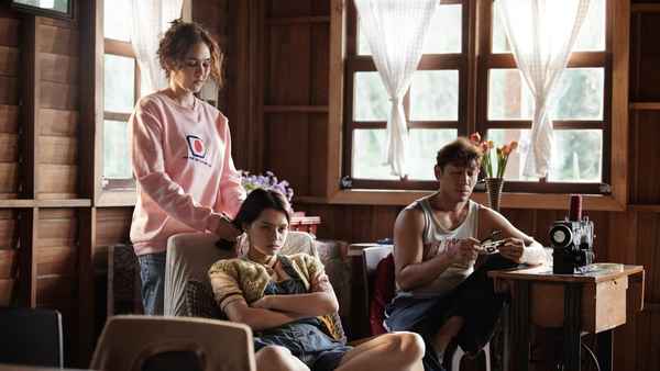 Long Live Love! Poster 1