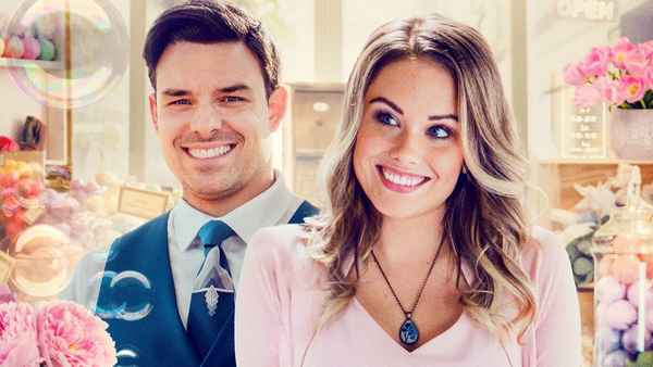 Love, Bubbles & Crystal Cove Poster 3