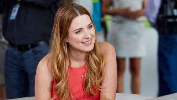 Love in Store Poster 2