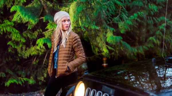 Love on the Slopes Poster 5