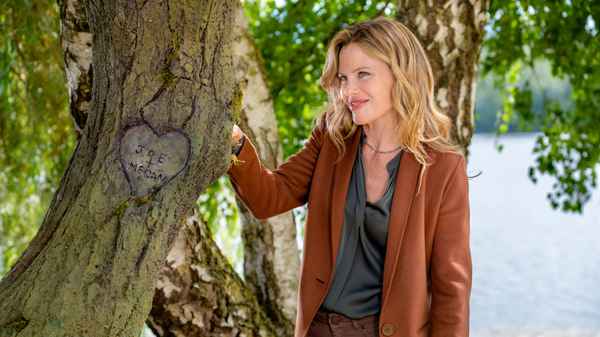 Love Struck Café Poster 3