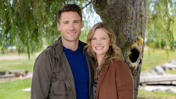 Love Struck Café Poster 1