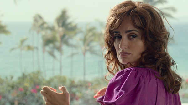 Loving Pablo Poster 2