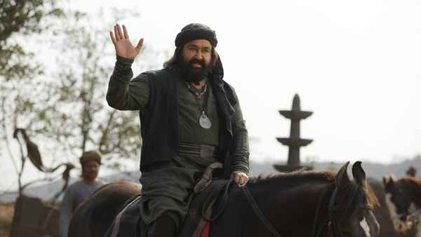 Marakkar - Arabikadalinte Simham Poster 1