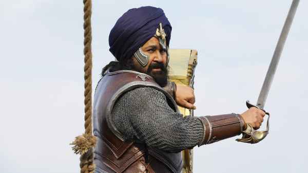 Marakkar - Arabikadalinte Simham Poster 3