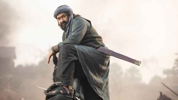 Marakkar - Arabikadalinte Simham Poster 5