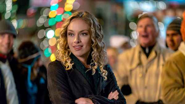 Marry Me at Christmas Poster 4