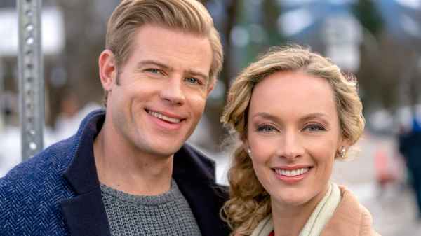 Marry Me at Christmas Poster 5