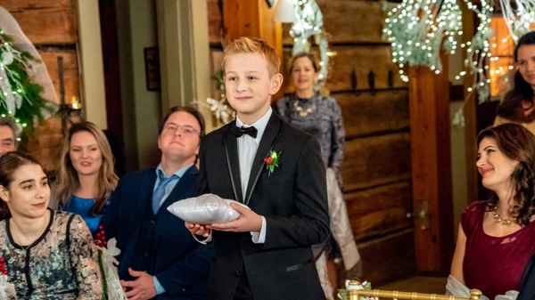 Marrying Father Christmas Poster 3