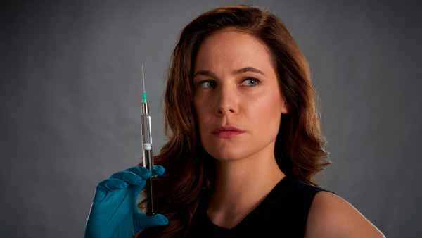 Mary Kills People Poster 4