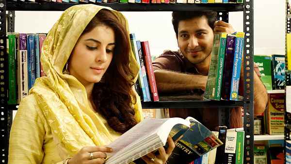 Meendum Oru Kadhal Kadhai Poster 1