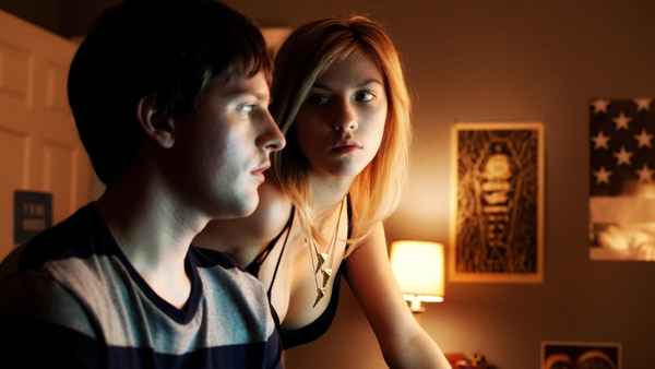 Men, Women & Children Poster 4