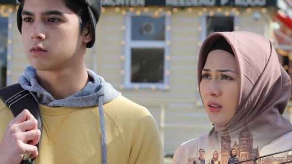 Mengejar Surga Poster 3