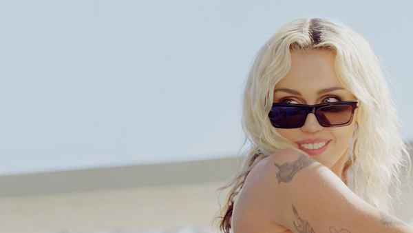 Miley Cyrus – Endless Summer Vacation Poster 7