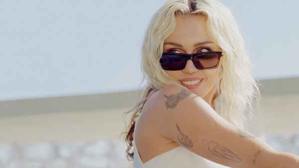 Miley Cyrus – Endless Summer Vacation Poster 2