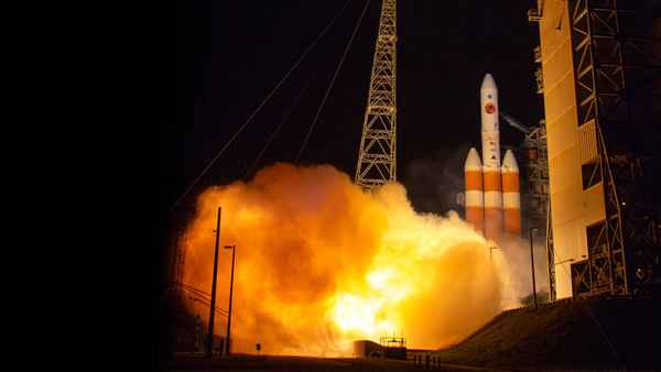 Mission to the Sun Poster 1