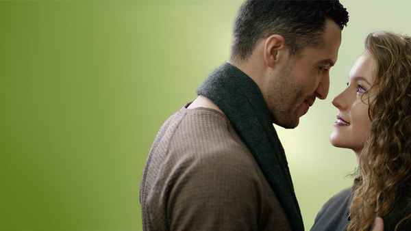 Mistletoe & Molly Poster 3