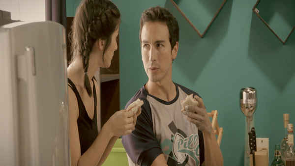 Monstruosamente Solo Poster 1