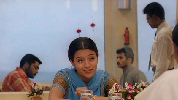 Mounam Pesiyadhe Poster 1