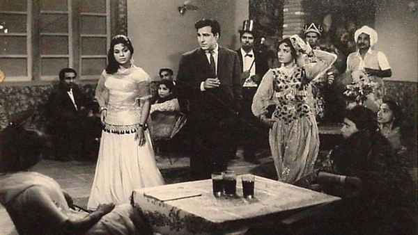 Mr. X in Bombay Poster 4