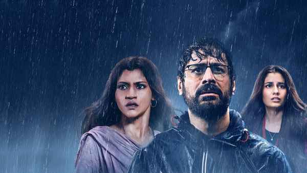 Mumbai Diaries 26/11 Poster 1