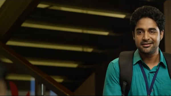 Munthiri Monchan Poster 1