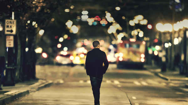 Murder Comes to Town Poster 3