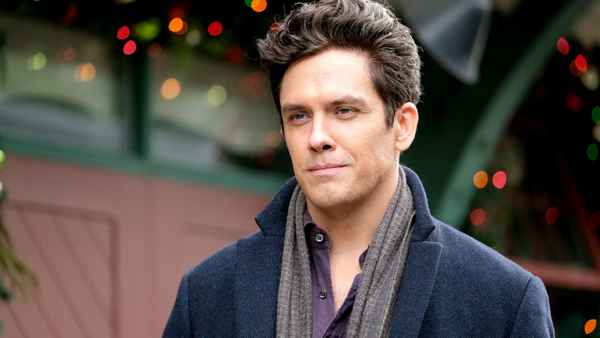 Must Love Christmas Poster 5