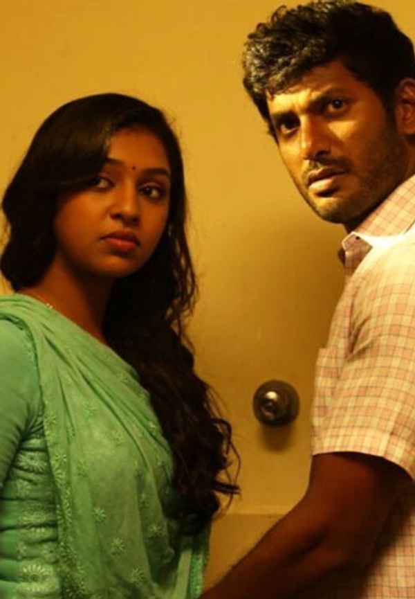 Naan Sigappu Manithan Poster 5