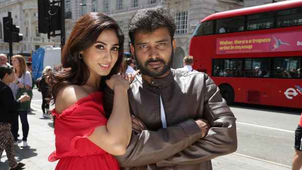 Naanum Single Thaan Poster 4