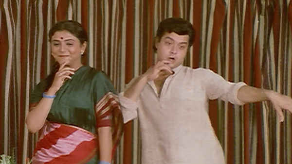 Navri Mile Navryala Poster 1