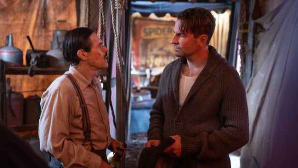 Nightmare Alley Poster 5