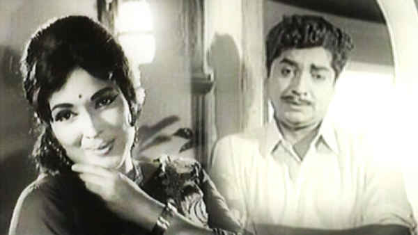 Nizhalattam Poster 7