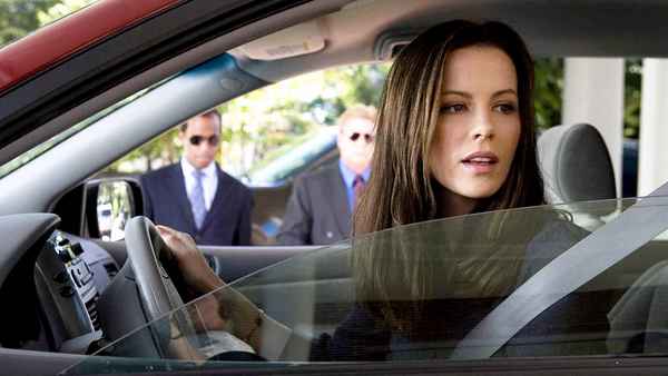 Nothing But the Truth Poster 3