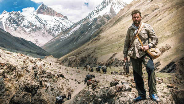 Walking the Himalayas Poster 6