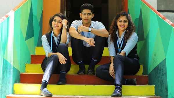 Oru Adaar Love Poster 3