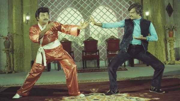 Paayum Puli Poster 2