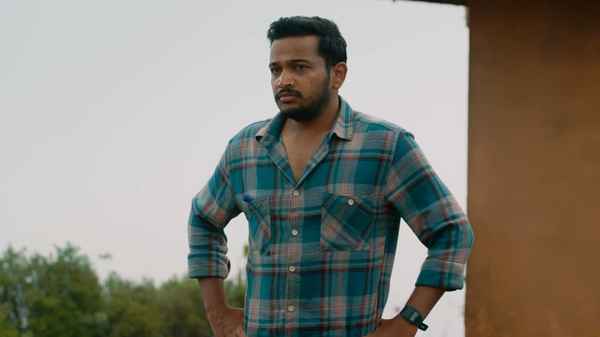 Palthu Janwar Poster 5