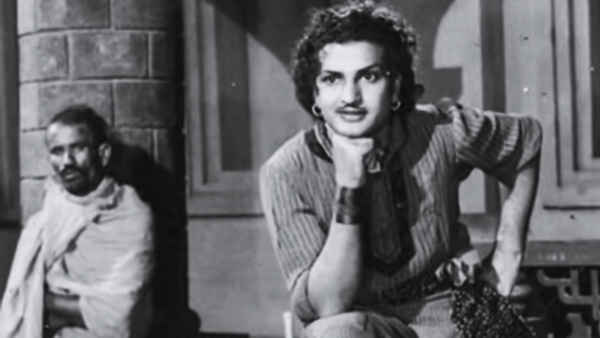 Pathala Bhairavi Poster 2