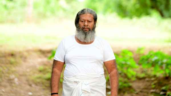 Pattathu Arasan Poster 1