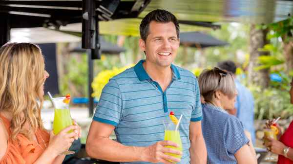 Pearl in Paradise Poster 5