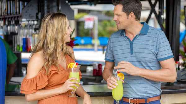 Pearl in Paradise Poster 1