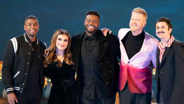 Pentatonix: Around the World for the Holidays Poster 3