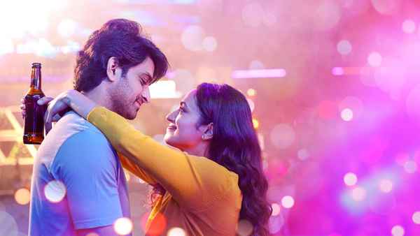 Phalana Abbayi Phalana Ammayi Poster 3