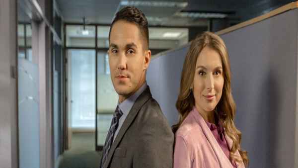 Picture Perfect Mysteries: Newlywed and Dead Poster 2