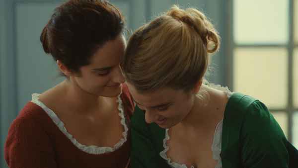 Portrait of a Lady on Fire Poster 1