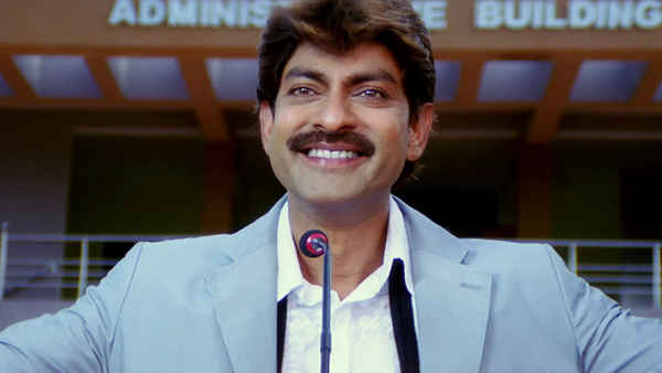 Pravarakyudu Poster 3