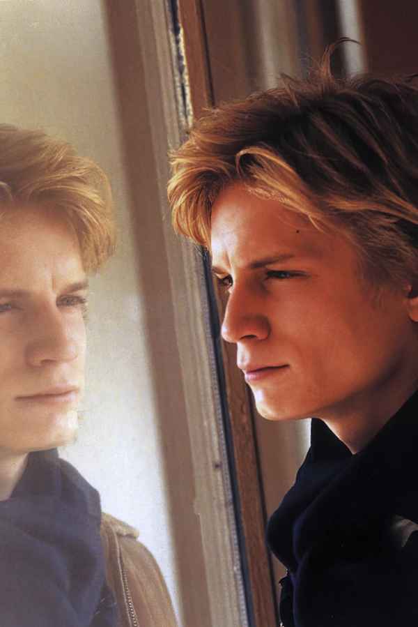 Pretend I'm Not Here Poster 7