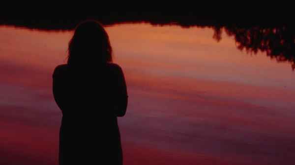 Queen of Earth Poster 2