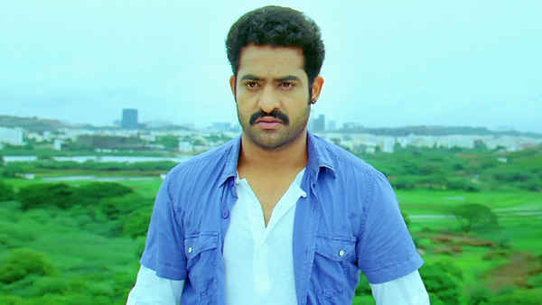 Ramayya Vasthavayya Poster 7